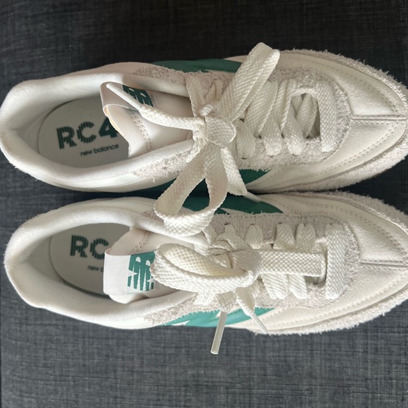 New Balance RC42 Sneakers Off-White and Teal - Picture 3 of 4